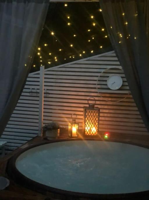 Snowcrystal Home With Jacuzzi And Sauna โรวานิเอมิ ภายนอก รูปภาพ