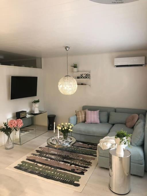 Snowcrystal Home With Jacuzzi And Sauna โรวานิเอมิ ภายนอก รูปภาพ